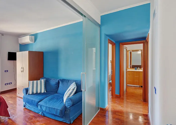 Luxury Blue Daire